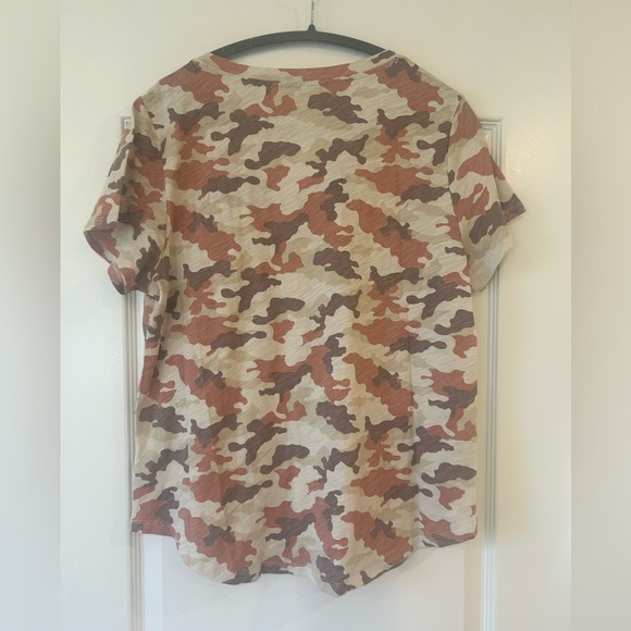 NWT Old Navy EveryWear Printed V-Neck T-Shirt - Picture 7 of 10